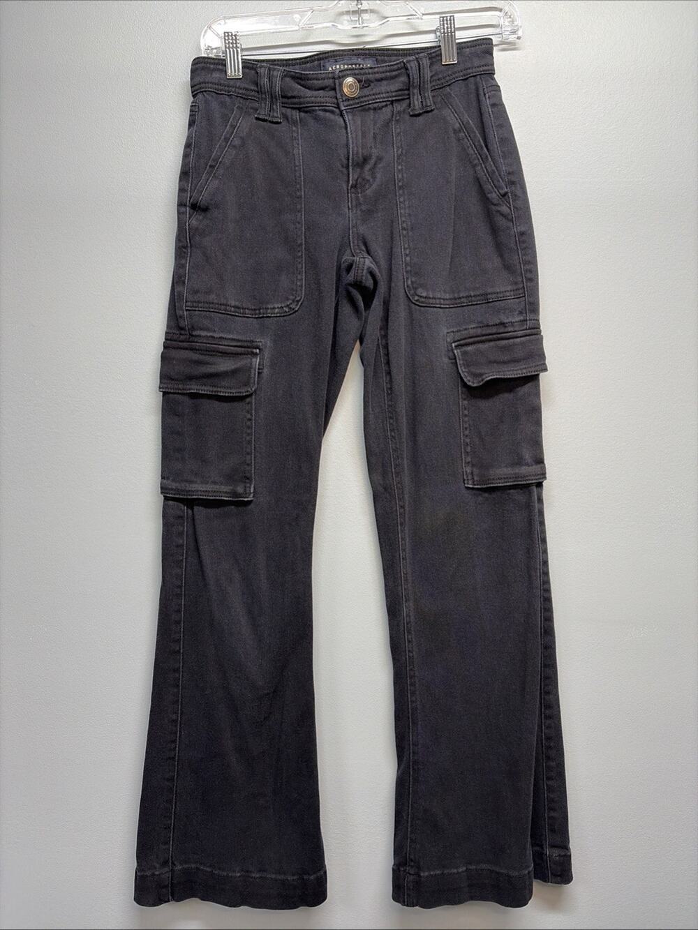 Aeropostale - Women's Black Flair Leg/ Low-Rise Cargo Jeans Sz 0 Short